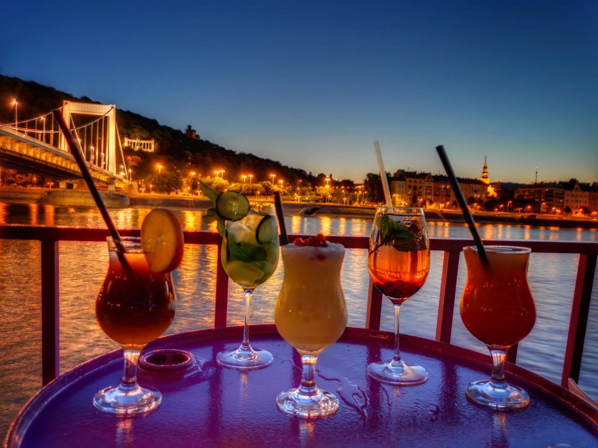Chain Bridge Apartment Будапеща Екстериор снимка
