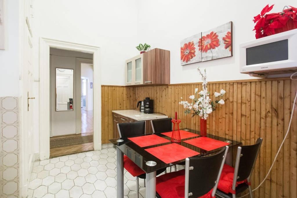 Chain Bridge Apartment Будапеща Екстериор снимка