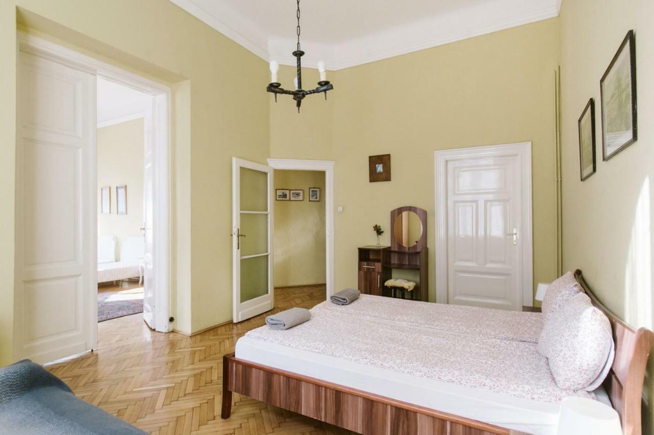 Chain Bridge Apartment Будапеща Екстериор снимка
