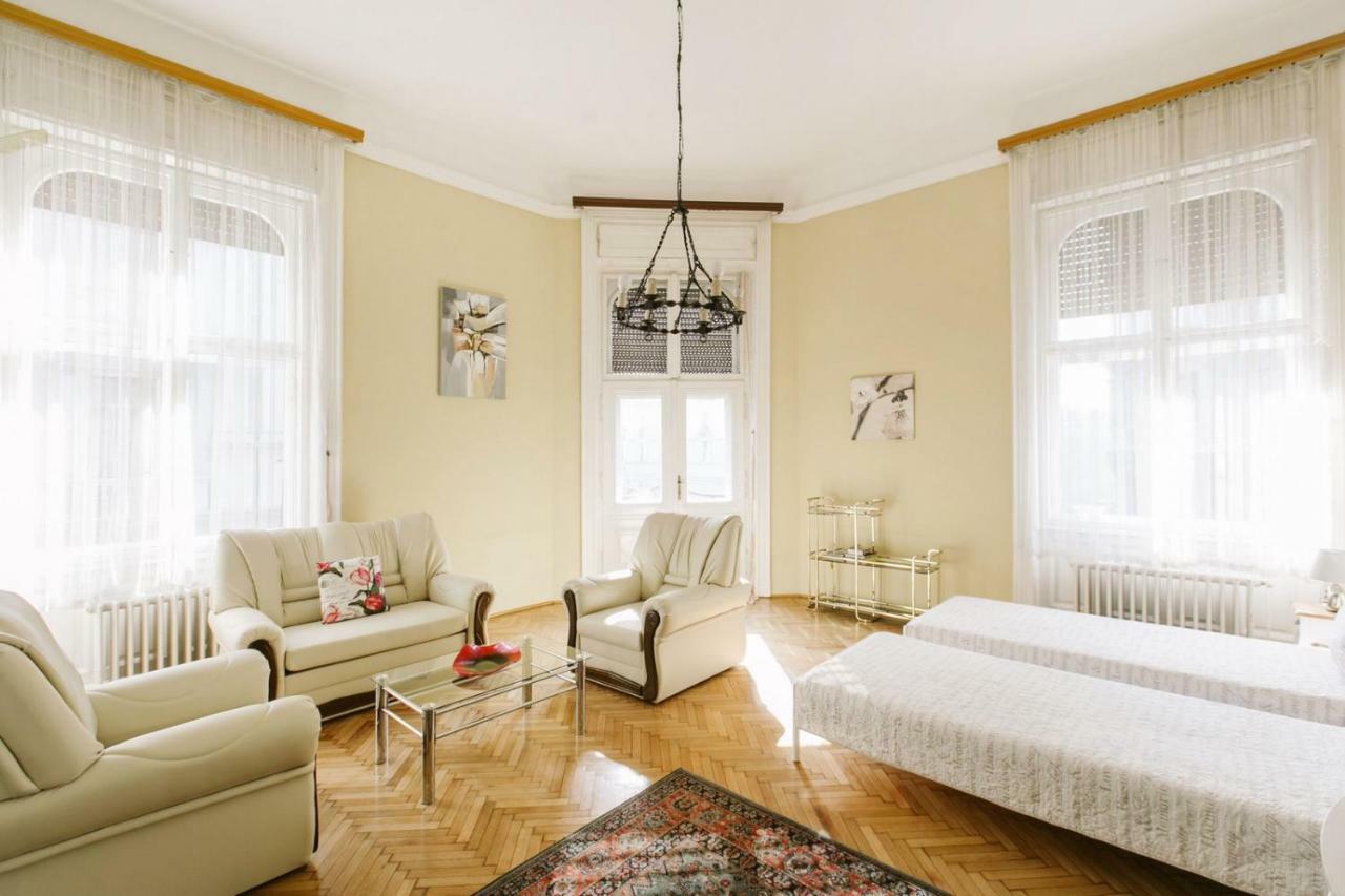 Chain Bridge Apartment Будапеща Екстериор снимка