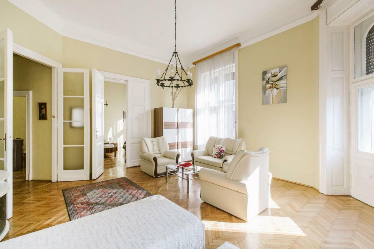 Chain Bridge Apartment Будапеща Екстериор снимка